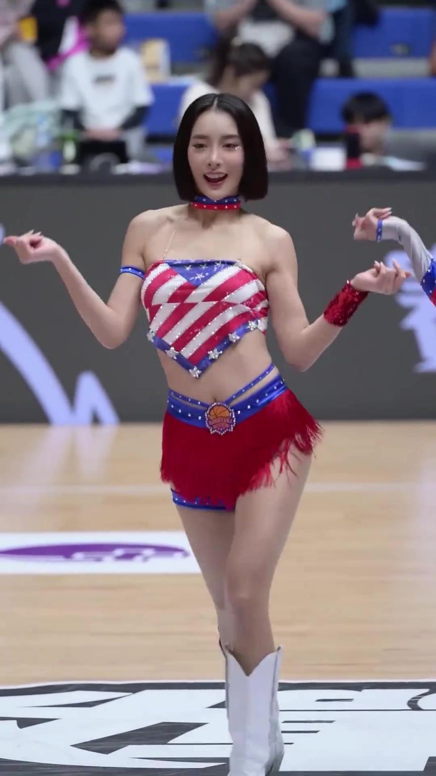 太離譜了 ！幾乎是完美女人！